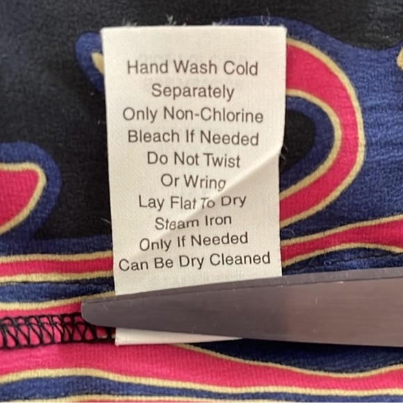 CAbi Boho Silk Chelsea Erie Tunic Top Style 223 Size Medium - Picture 8 of 9